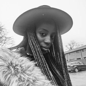 Meet your Posher, Latoya